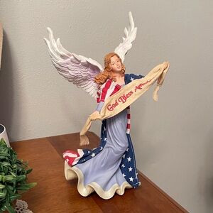 ENESCO 2002 Freedom’s Grace ANGEL OF LOVE Statue Patriotic God Bless America